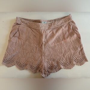 Women's Kimchi Blue Blush Pink Eyelet Scallop Shorts 12 Urban Outfitters Whimsy